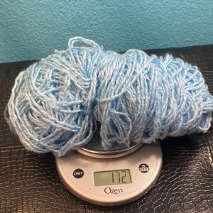 170g Untagged Soft Blue Chunky Yarn Bundle